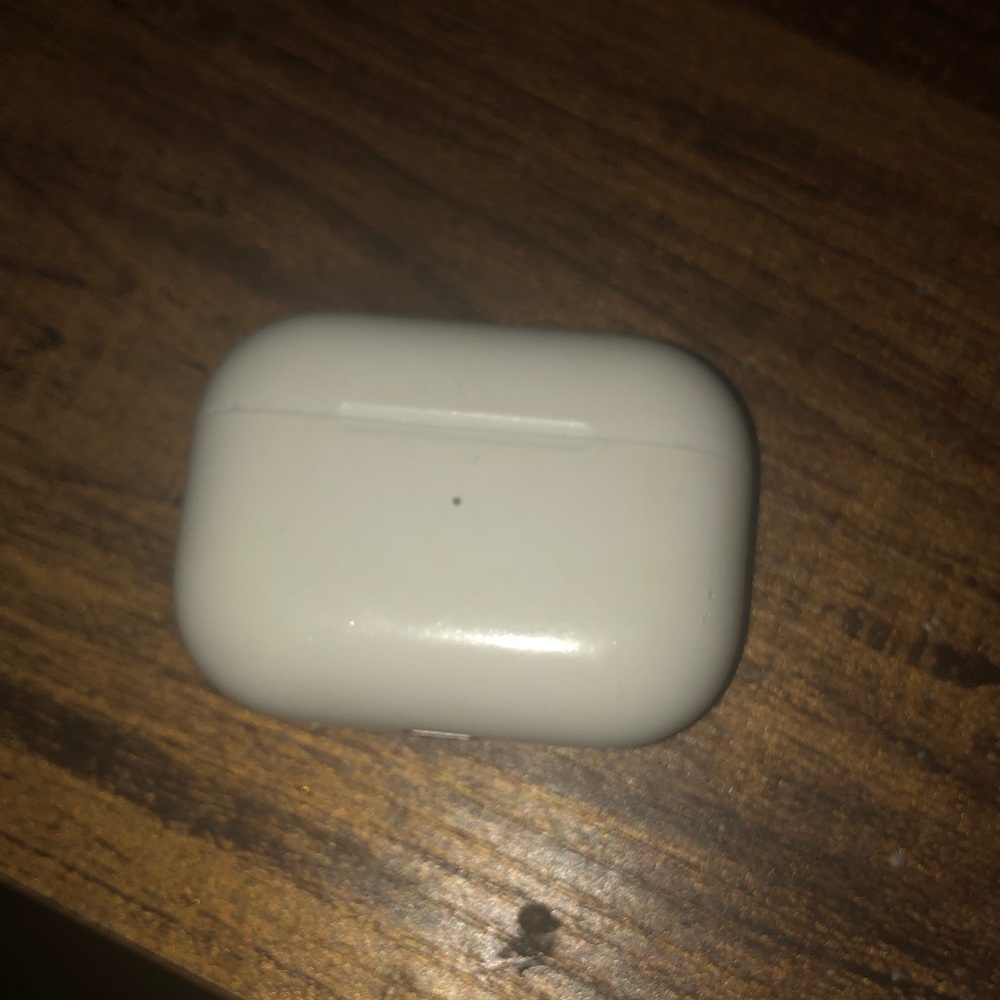 White Wireless AirPods Pro’s